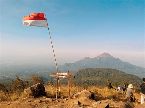 puthuk gragal mojokerto lokasi harga tiket jam buka