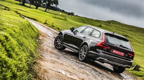 Volvo V90 Cross Country Images - Interior & Exterior Photo Gallery [20 ...