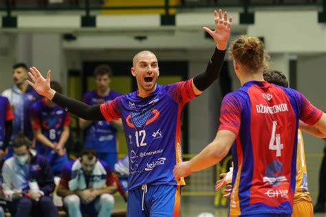 Vero Volley In Volo Per Le Canarie Per I Quarti Di Finale Della Cev Cup