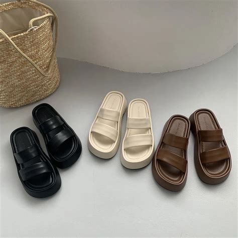 8 platform sandals for an effortless look at every occasion