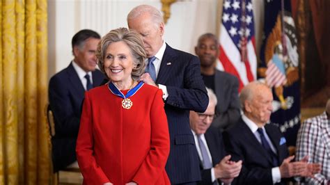 Washington Us Pr Sident Biden Zeichnet Personen Mit Medal Of