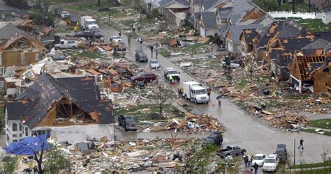 St Louis Tornado 4 Injured After Storm Rips Roof Off Missouri Airport