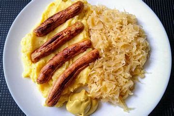 Sauerkraut Bratwürstchen und Kartoffelbrei von plumbum Chefkoch