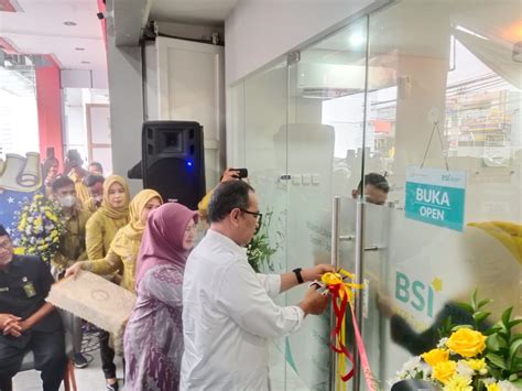 Sekda Kota Tasikmalaya Meresmikan Gedung BSI KCP Tasikmalaya HZ Mustopa