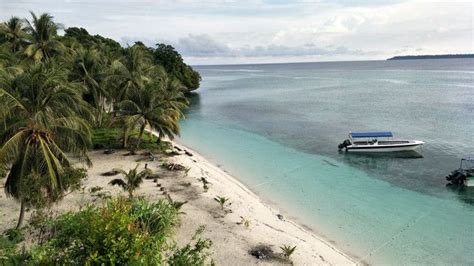 Pulau Maratua Keindahan Laut Menakjubkan Di Perbatasan