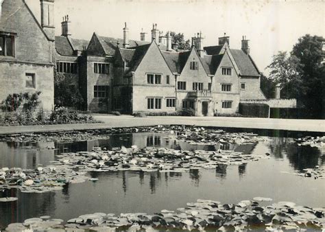 BARNWELL MANOR close view across large pond - TuckDB Postcards