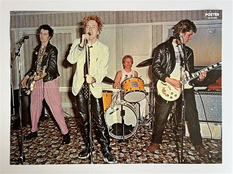 Se produkter som liknar SEX PISTOLS affisch från ti på Tradera 664064789