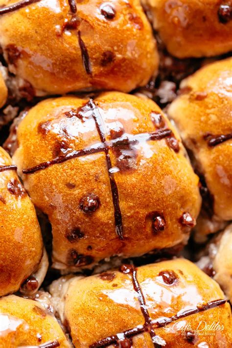 Easy Hot Cross Buns Chocolate Chips Cafe Delites