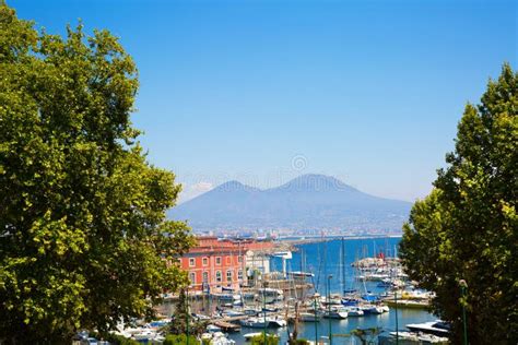 Napoli Bay Naples Bay, Vesuvius Volcano, Italy. Editorial Photo - Image ...