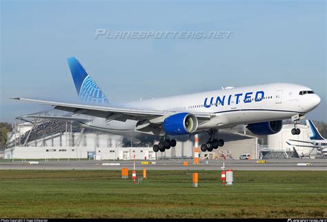 N Ua United Airlines Boeing Er Photo By Hugo Schwarzer Id