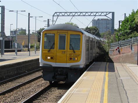 London Thameslink Class 319 Emu West Hampstead Thameslin Flickr