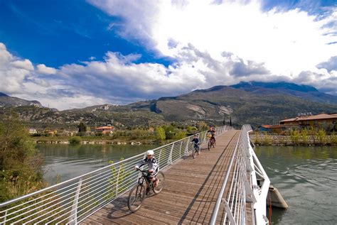 Der Radweg Mori Riva Del Garda Vom Etschtal Zum Gardasee Radtour