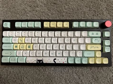 Newbie, first keycaps and board! (Epomaker TH80, gateron yellow linear ...