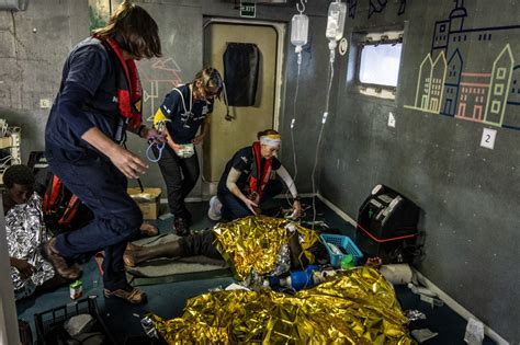 Decine Di Migranti Morti Di Fame E Sete Su Un Gommone Alla Deriva Era