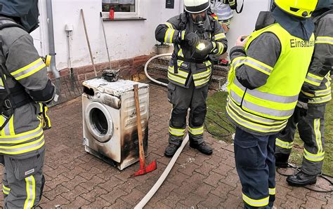 Wohnung Verqualmt Brennende Waschmaschine Im Keller Freiwillige