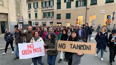 No Green Pass 15esimo Sabato Di Protesta A Genova In Corteo Anche Un