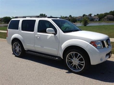 Buy Used 2007 Nissan Pathfinder LE Sport Utility 4 Door 4 0L Navigation