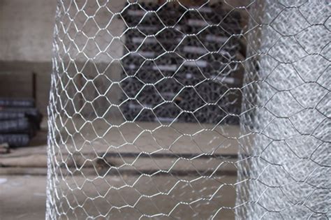 Сетка крученая оцинкованная и неоцинкованная - купить в Москве