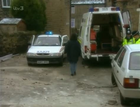 Imcdb Org Ford Escort Mkv In Emmerdale Farm