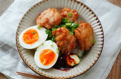 限界飯！唐揚げと半熟卵のピリ辛マヨ丼 「献立いろいろピリ辛みそ」使用 スマイルレシピ イチビキ 公式サイト 名古屋のみそ・しょうゆ・つゆメーカー