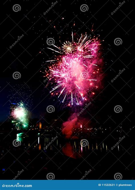 Fuochi D Artificio Di Nuovo Anno Nella Citt Immagine Stock Immagine