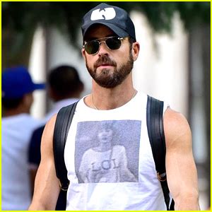 Justin Theroux Shows Off His Buff Biceps In Nyc Justin Theroux