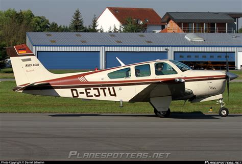 D EJTU Private Beechcraft F33A Bonanza Photo By Daniel Schwinn ID