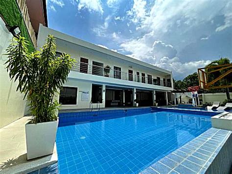 Top 11 Villas with Private Pool in Calamba