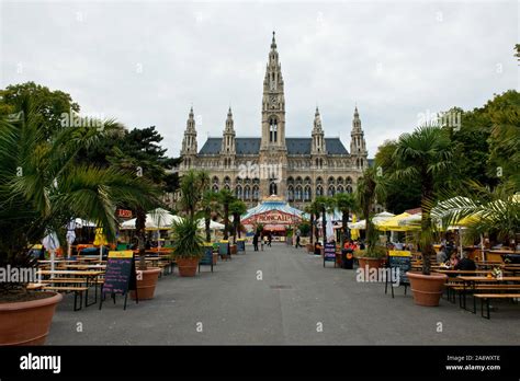 Vienna City Hall (Rathaus) and Rathausplatz. Vienna, Austria Stock ...