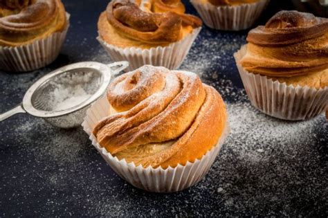 Крафіни з заварним кремом | Страви та рецепти