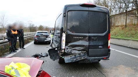 Unfall Mit Vier Fahrzeugen B Zeitweise Voll Gesperrt