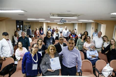 Ses Rj Entrega Livro Da 8ª Conferência Estadual De Saúde Durante Pleno Do Conselho