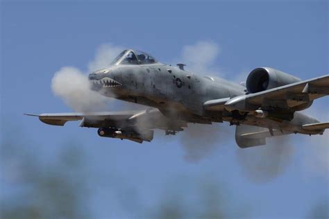 A-10 "Warthog" firing its iconic 30mm gun. [1136×759] : r/WarplanePorn