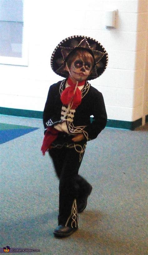 Dia de Los Muertos Day of the Dead Costume | Best DIY Costumes - Photo 3/4