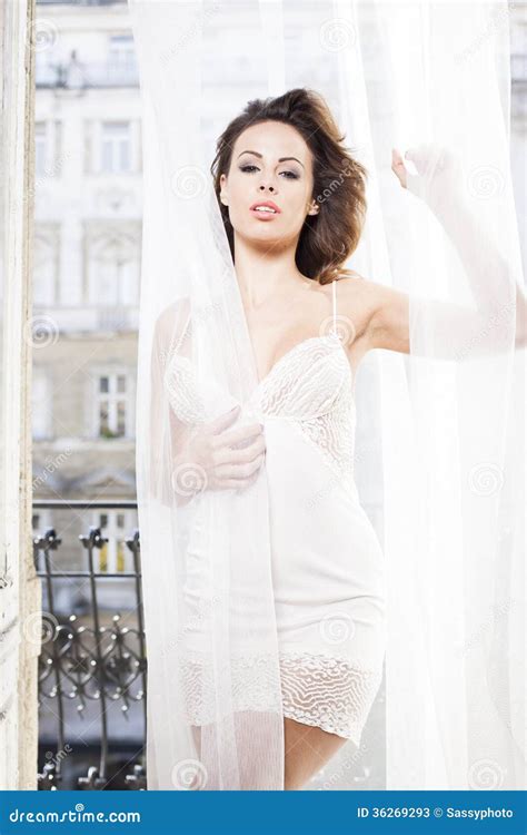 Belle Femme Sensuelle Sexy Dans La Lingerie Image stock Image du modèle lingerie 36269293