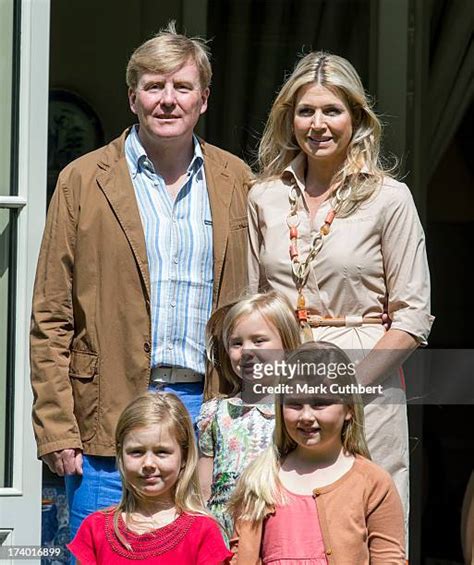 841 Dutch Crown Prince Willem Alexander Family Photocall Photos & High ...