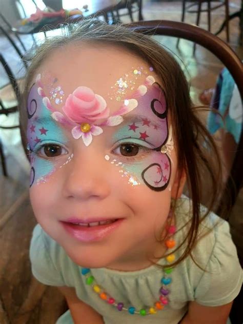 Un Atelier Maquillage Pour Un Anniversaire Maquillages Pour Enfants