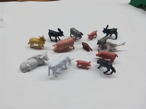 Lot of 14 Plastic Toy Farm Animals & Misc Plastic Farm Animals in Good ...