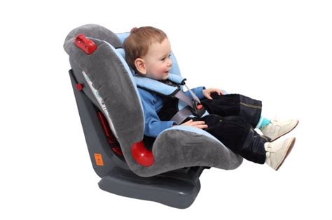 Normas para llevar a los niños en el coche qué silla de auto necesito