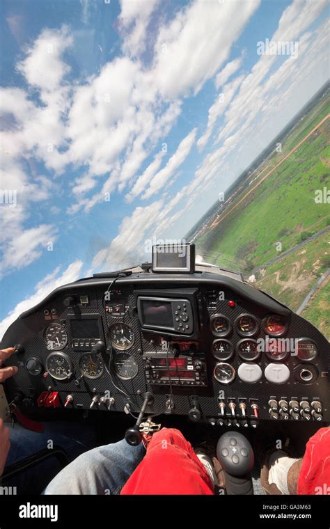 Cockpit Small Airplane View Hi Res Stock Photography And Images Alamy