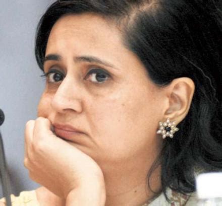 Twitter Brutally Trolled Sagarika Ghose For Her Confused Tweets Over