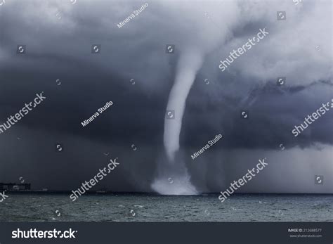 PowerPoint Template: tornado disaster - spectacular waterspout (jijnppmoo)