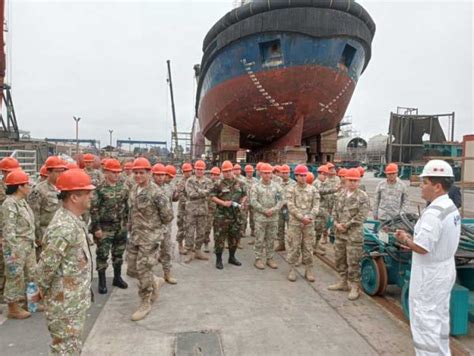 Oficiales Alumnos Del Xx Pcemc Visitaron La Base Naval Del Callao