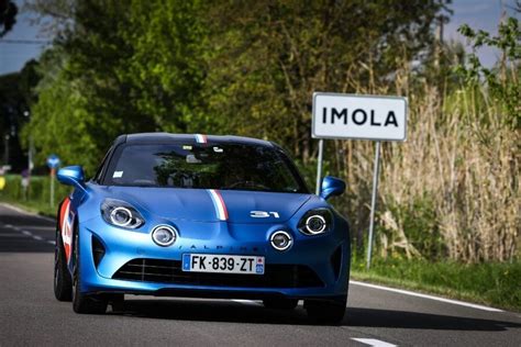 Alpine A Trackside La Berlinette Aux Couleurs De La F Les