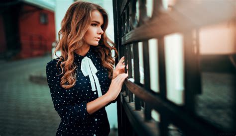 Papel De Parede Mulheres Modelo Desviando O Olhar Cabelo Ondulado