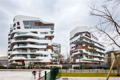 Opere di Zaha Hadid le residenze CityLife fotografate da Simón García