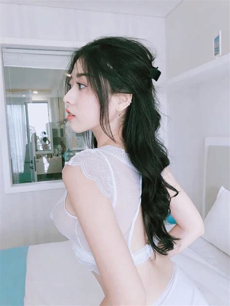 Hot girl Thái Ngọc San nude sexy vòng 1 quyến rũ đầy mê hoặc