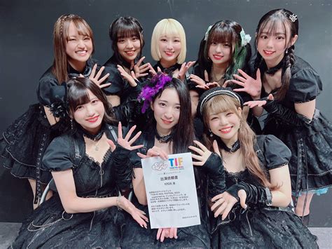 TIF出演決定のKRD8がかわいいチェック衣装で楽しくて熱いライブをみせたBIGCATライブ♬ | 【映画とアイドル】