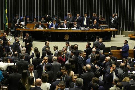 Congresso Derruba Veto Que Tirava Dos Munic Pios R Bilh Es Em Iss