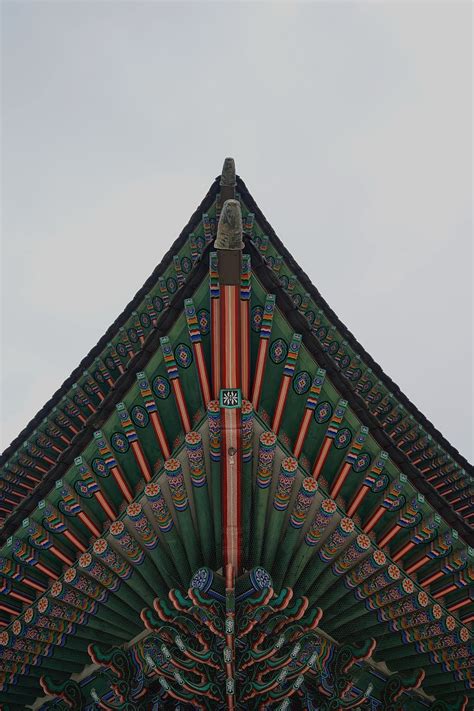 Hd Wallpaper Seoul South Korea Gyeongbokgung Palace Roof Colours Palast Wallpaper Flare